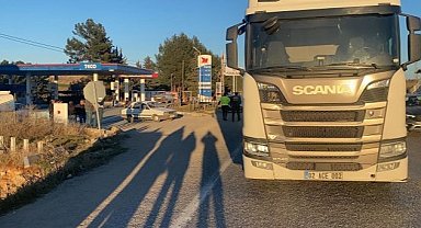 Yaşlı adam tırın altında can verdi