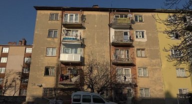 5 katlı apartmanda panik! Çökme riskine karşı boşaltıldı