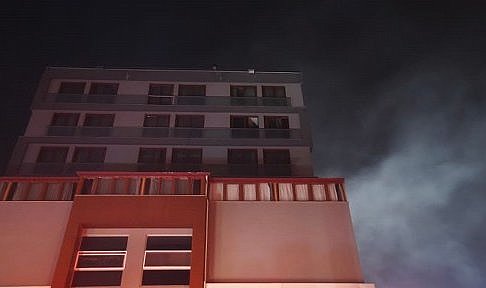 7 katlı rezidansta yangın paniği! Binada mahsur kalanlar var