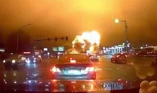 ABD’de 6 kişiyi taşıyan uçak yerleşim bölgesine düştü