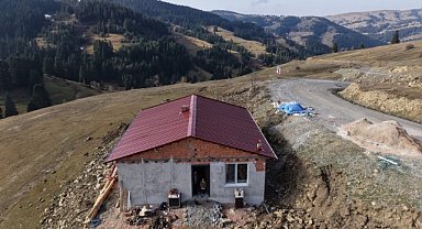 Alaçam'da ihtiyaç sahibi aileye ev yapıldı