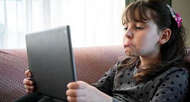 Anne babalar dikkat: Çocuğunuzda Tourette sendromu olabilir! Tourette sendromu nedir belirtileri nelerdir?