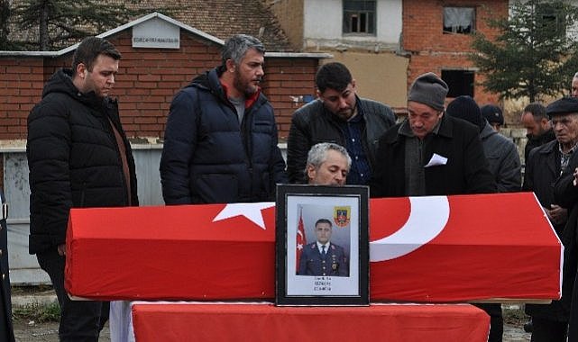 Arkadaşının silahıyla kendini vurmuştu! Uzman çavuş  Emre Kula, toprağa verildi