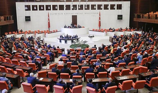 Bakan Ersoy gelmedi, CHP’liler komisyonu terk etti