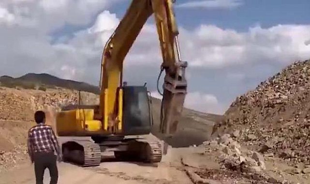 Depremzedelere konut yapılırken iş makinesi kontrolden çıktı