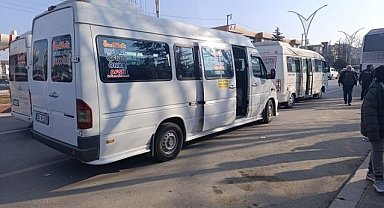 Dolmuşçular birbirine girdi! Silahlar ve bıçaklar konuştu