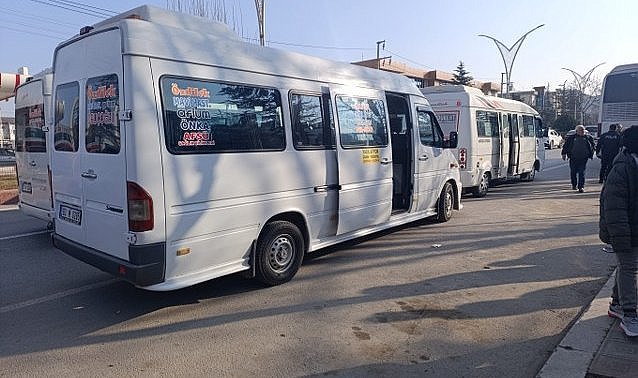 Dolmuşçular birbirine girdi! Silahlar ve bıçaklar konuştu