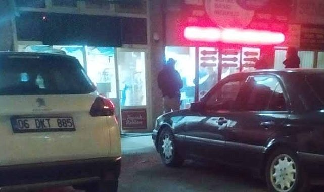 Esnaflar arasında bıçaklı kavga: 3 yaralı