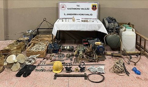 Metruk binanın içine asansör kuran definecilere suçüstü