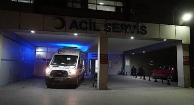 Niğde'de feci kaza araç bariyerlere çarptı! 1 ölü, 2 yaralı