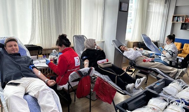 Samsun Atakum Hüseyin Avni Asal İlkokulu'nda kan bağışı kampanyası