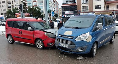 Samsun'da dolmuşlar kaza yaptı