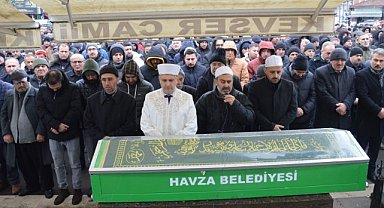 Samsun'da kalp krizi geçiren öğretmenin acılı veda töreni!