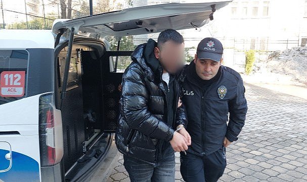 Samsun'da yakayı ele verdi! Dolandırıcılık suçundan aranıyordu