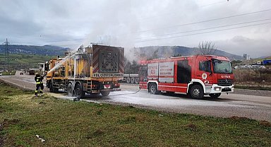 Samsun’da yol çizgilerini boyayan araçta yangın!