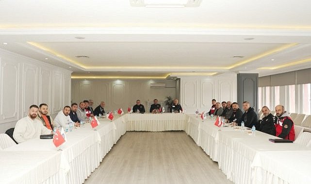 Samsun İl Emniyet Müdürü Arıbaş, Samsunspor Taraftar Grupları ile bir araya geldi