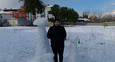 Samsun Tekkeköy'de vatandaşlardan kardan peribacası