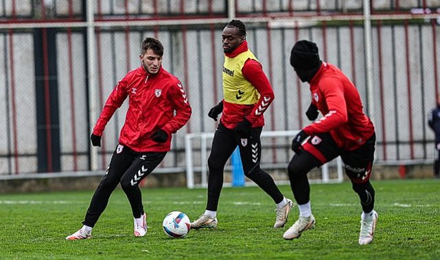 Samsunspor, Hatayspor maçına ısınıyor