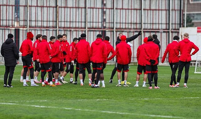 Samsunspor Rizespor maçına ısınıyor