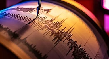 Son dakika…Kandilli duyurdu: Ege Denizi’nde peş peşe deprem!