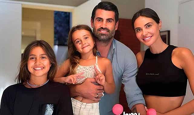 Volkan Demirel ve Zeynep Demirel bebeklerini kucaklarına aldı