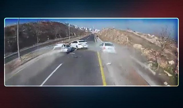 Zincirleme kaza! 5 araç birbirine girdi