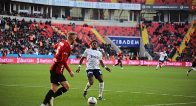 Ziraat Türkiye Kupası'nda Fenerbahçe  çeyrek finale yükseldi