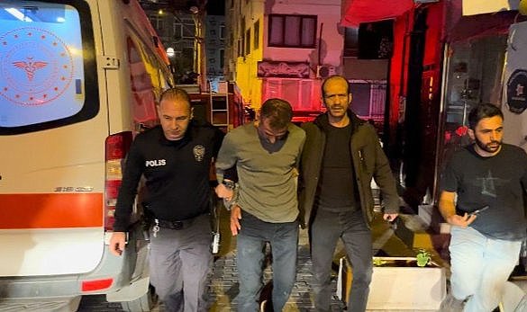 Ayrılmak isteyen sevgilisi benzin döküp yakmaya kalktı