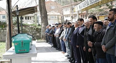 Balkondan düşmüştü! 15 yaşındaki Büşra Şahin yaşam mücadelesini kaybetti