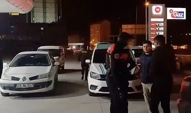 Çorum’da husumetli tartışması! Seyir halindeki araca silahlı saldırı