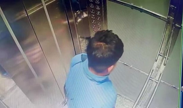 Davulcu bahşiş alamadı! Binanın asansörüne tuvaletini yaptı