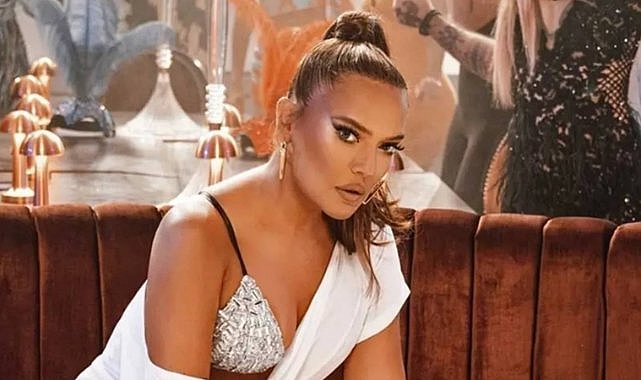 Demet Akalın’dan acı haber! “Kardeşinin yanına gitti, nur içinde yatsın”