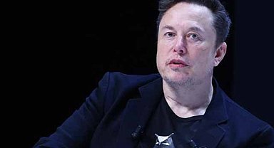 Elon Musk'ın yapay zeka şirketi xAI, sosyal medya platformu X'i satın aldı