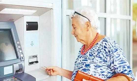 Emeklilerin beklediği haber! Bayram ikramiyesi belli oldu