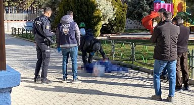 Eskişehir’de sokak ortasında ölü erkek cesedi bulundu: Ölümü şüpheli!