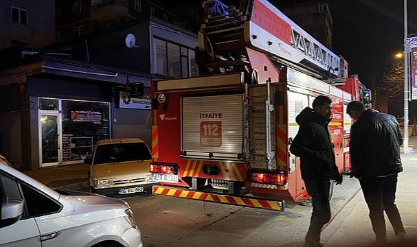Genç kadın elektrik kablosuyla asılı halde ölü bulundu