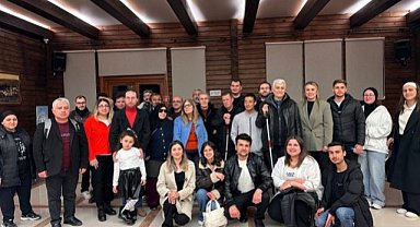 Görme engelli gençler ve üniversite öğrencileri iftarda buluştu