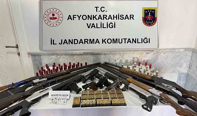 Jandarmadan ruhsatsız silah operasyonu: 6 gözaltı