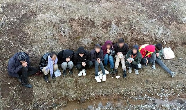 Kaçak göçmenler yakalanıp sınır dışı edildi