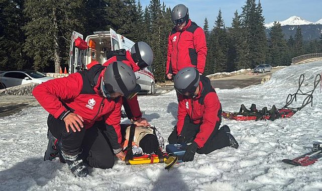 Kayak Merkezinde ilkyardım tatbikatı! Gerçeğini aratmadı