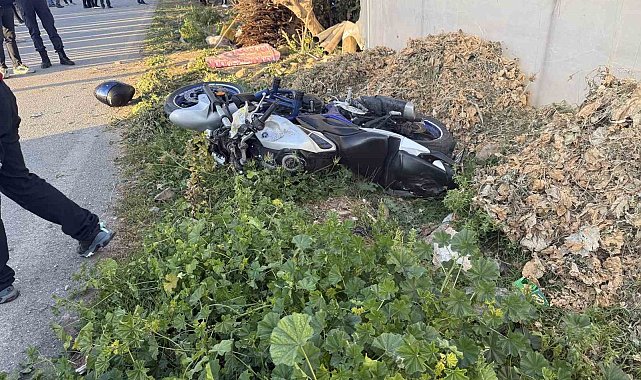 Motosiklet yayaya çarptı: 1 ölü, 1 yaralı