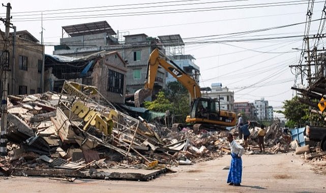 Myanmar'daki depremlerde ölü sayısı 2 bini geçti