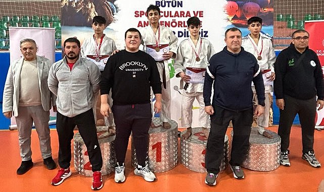 Ortaokullar arası Judo yarışmasında Samsunlu sporculardan dikkat çeken başarı
