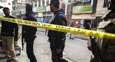 Pakistan'da intihar saldırısı! 1 asker öldü, 4'ü yaralandı