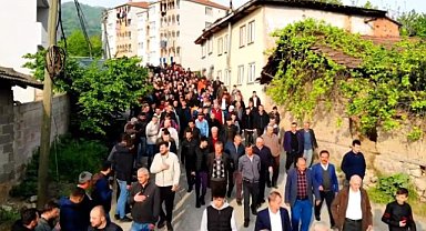 Ramazan Bayramı'nda bayramlaşma kuyruğu 1 kilometreyi buldu