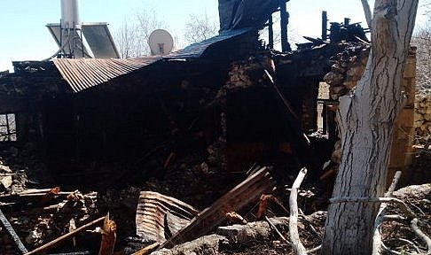 Sahur vakti çıkan yangında 83 yaşındaki adam yanarak can verdi