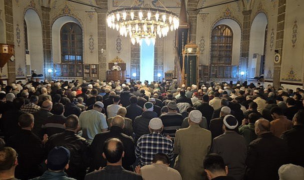 Samsun Büyük Cami'de Kadir Gecesi'nde eller semaya kalktı
