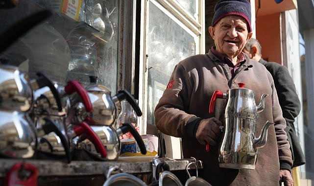 Samsun'da 80'lik usta esleğini tutkuyla sürdürüyor