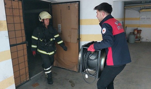 Samsun'da apartmanın bodrum katında yangın çıktı