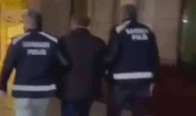 Samsun'da dolandırıcılık suçlusu 2 firari yakalandı